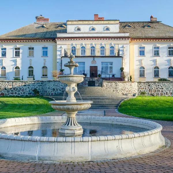 Pałac pod Bocianim Gniazdem, hotel in Runowo