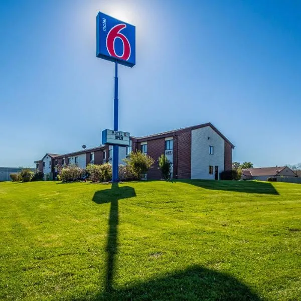 그래프턴에 위치한 호텔 Motel 6-Saukville, WI