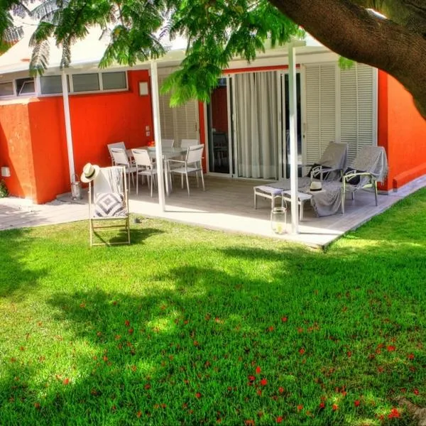 Bungalows Los Melocotones, hotel v destinaci Maspalomas