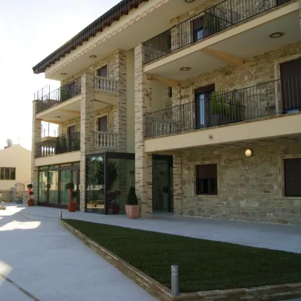 Halanus Hotel And Resort, hotel u gradu Alanno