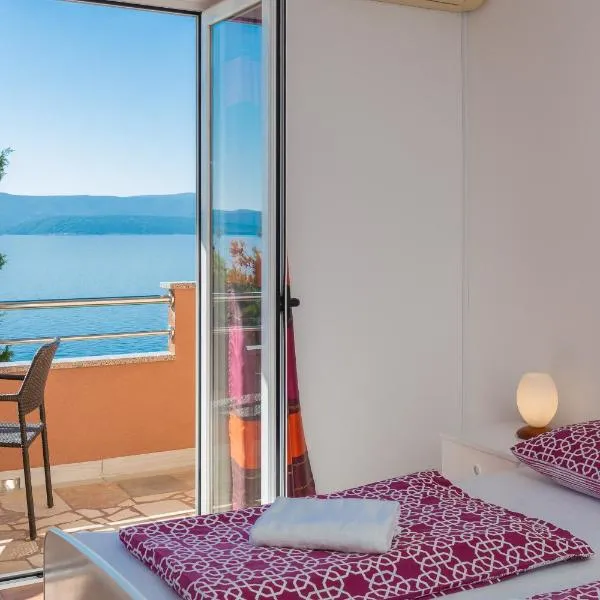 Adriatic Blue Apartments, hotell sihtkohas Lokva Rogoznica