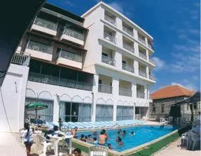 Le Crillon, hotel v destinaci Broummana
