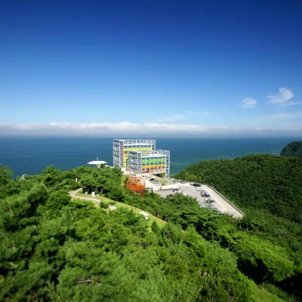 Haslla Art World Museum Hotel, hótel í Donghae