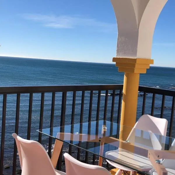 BALCON DEL MAR 2-3 A, APARTAMENT ON THE BEACH FRONT: La Cala de Mijas'ta bir otel