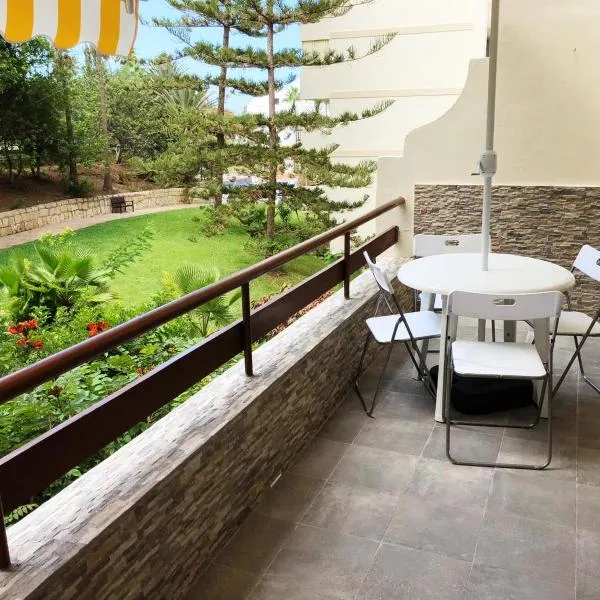 Lovely 1-bedroom apartment with a big terrace, Las Americas, Tenerife, hotel Aronában