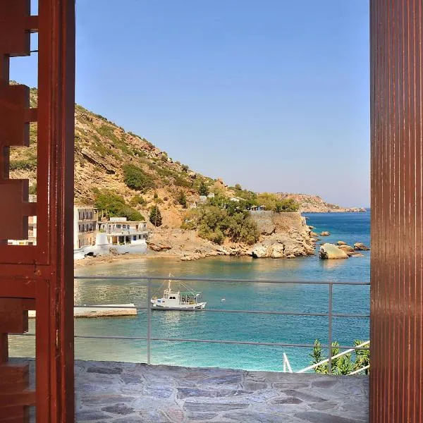 Marina Hotel, hotel ve městě Agios Kirykos
