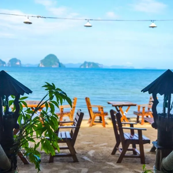 Baan Tubkaek Hotel، فندق في Ban Khao Thong