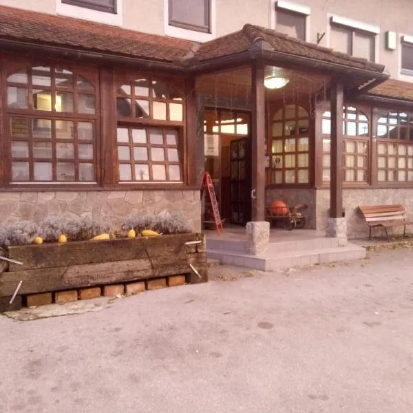 Gostilna Ulčar, hotel in Ig