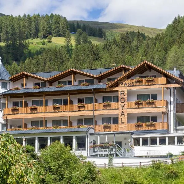 Hotel Royal und Ferienhaus Annabel, hotel en Sesto