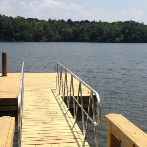 Captain's Cove, hotel v destinaci Lake Murray Shores