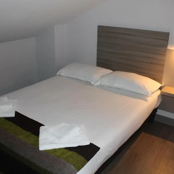 Hôtel du Centre, hotel v destinaci Soustons