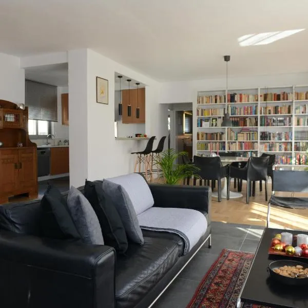 Boutique Apartment in Chalandri, hotel in Athens