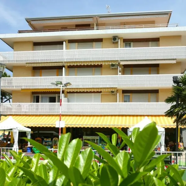 Sanian, hotel Bibionéban
