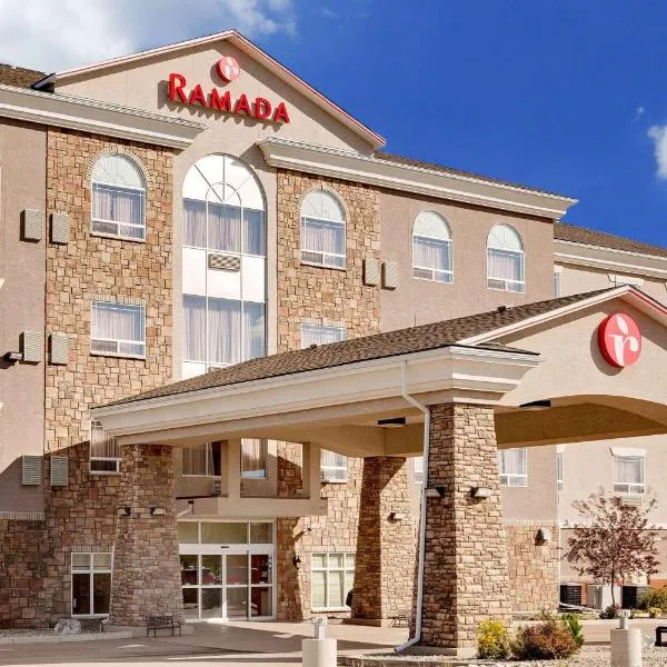 Ramada by Wyndham Lac La Biche, hotel v destinaci Lac La Biche