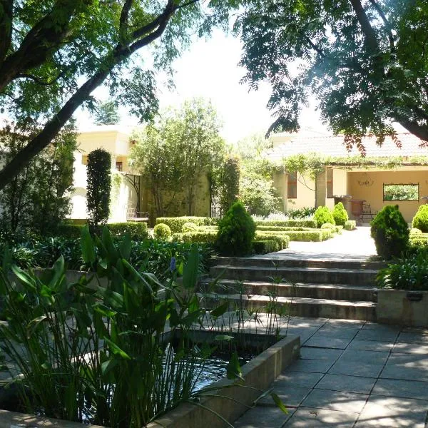 Moon and Sixpence Garden Guest House, hotel v destinaci Muldersdrift