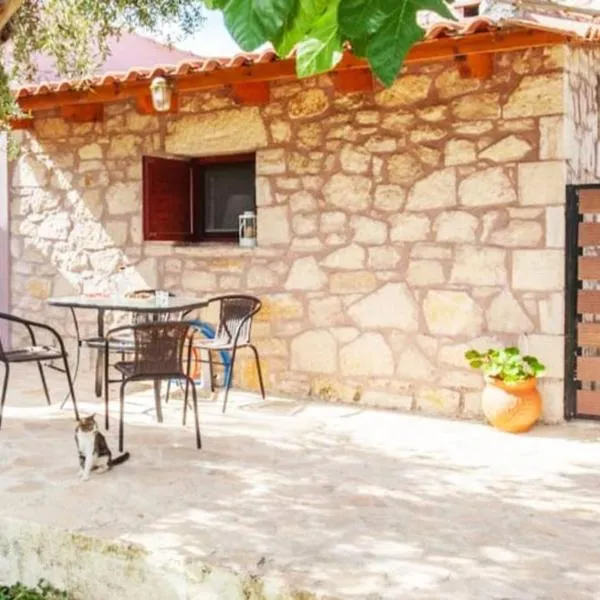 Olive Tree Farm 200m from the beach, hotel in Agios Konstantinos