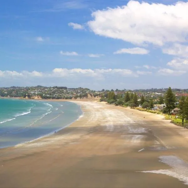 Orewa Kiwi Cabins, hotel di Orewa