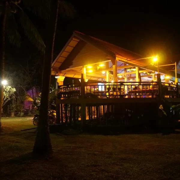 The Boathouse, khách sạn ở Don Det