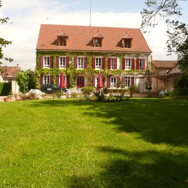 Chambres d'hôtes et Roulotte Au Bonheur Du Parc, hotel v destinaci Le Breuil