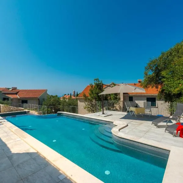 City Center Suites - Apartment with Terrace and Private Pool, khách sạn ở Cavtat