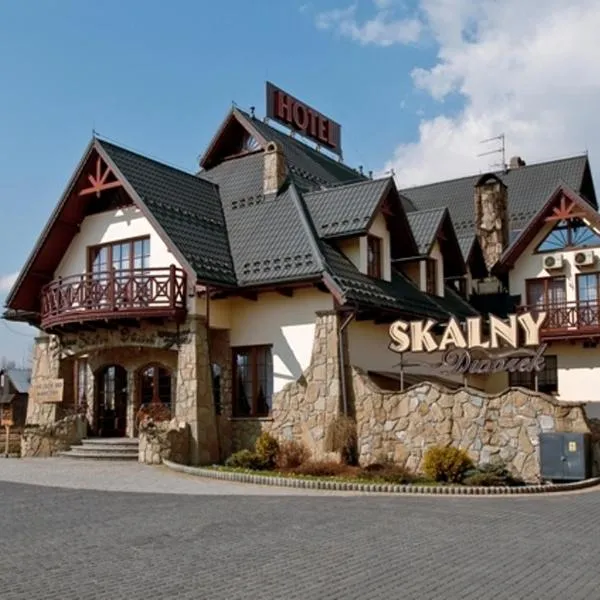 Skalny Dworek, hotel in Łopuszna