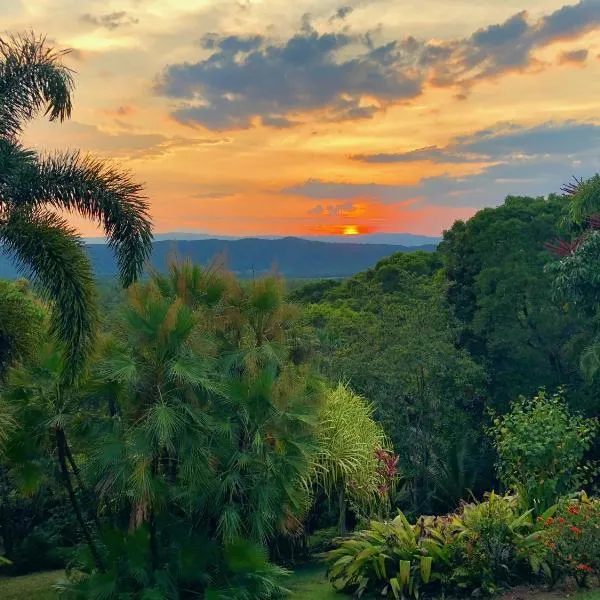 Daintree Manor B&B, hotel in Cow Bay