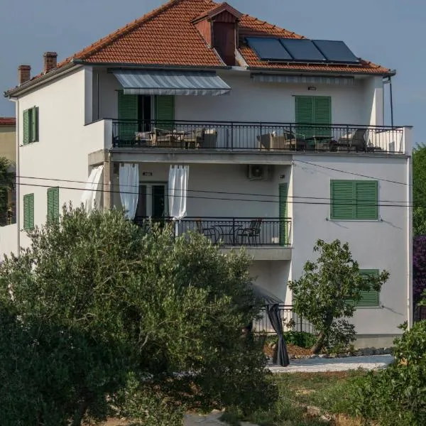 Villa Gambera, hotel v destinaci Pirovac