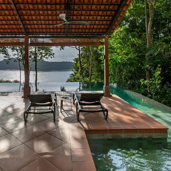 Ambong Pool Villas - Private Pool, hotel v destinaci Pantai Cenang