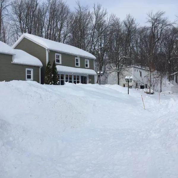Chalets Plage St-Jean, hotel in Saint-Jean