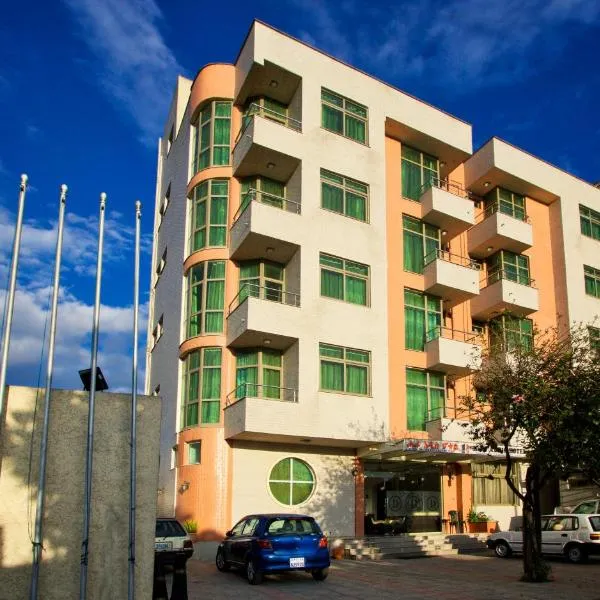 Hera Addis Hotel, khách sạn ở Moglē