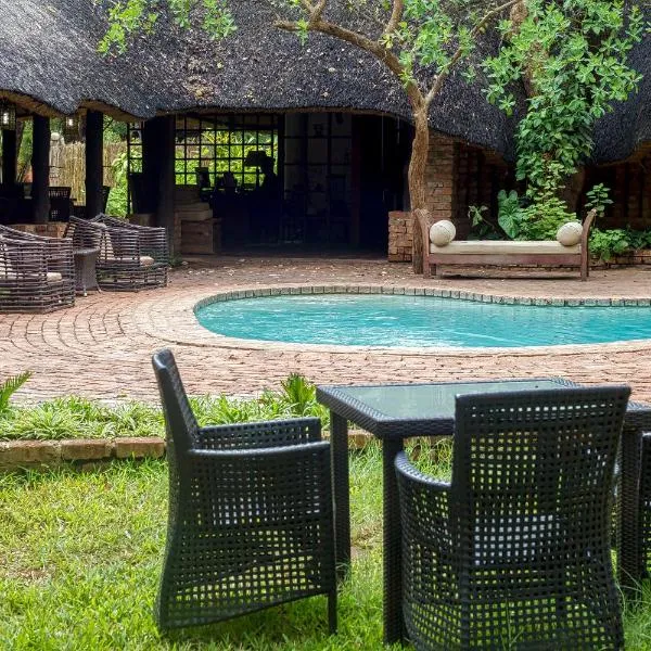 The Royal Sichango Village, hotel v destinaci Livingstone