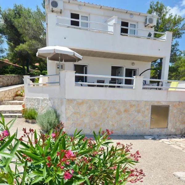 Apartmani Cesarec, hotel in Basina