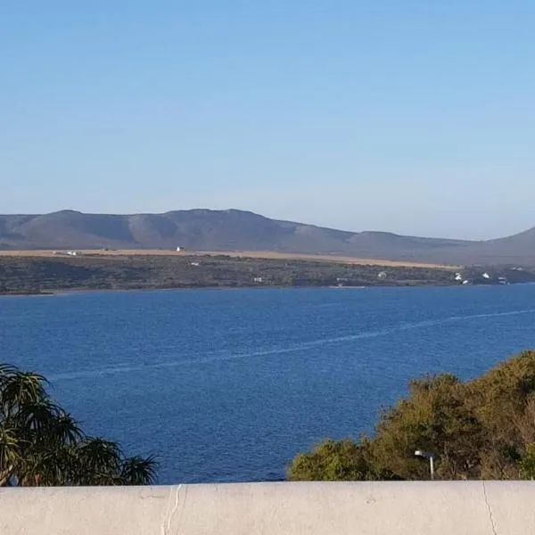 Luxury Breede River View at Witsand- 300B Self-Catering Apartment, hotel en Witsand