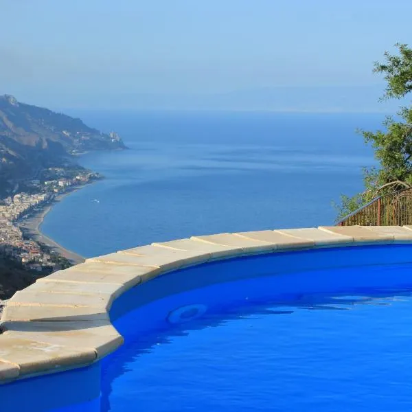 Villa Almoezia Charming B&B, hotel en Taormina