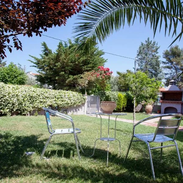 Apartments Eleni 4 Seasons, hotel v destinaci Chanioti