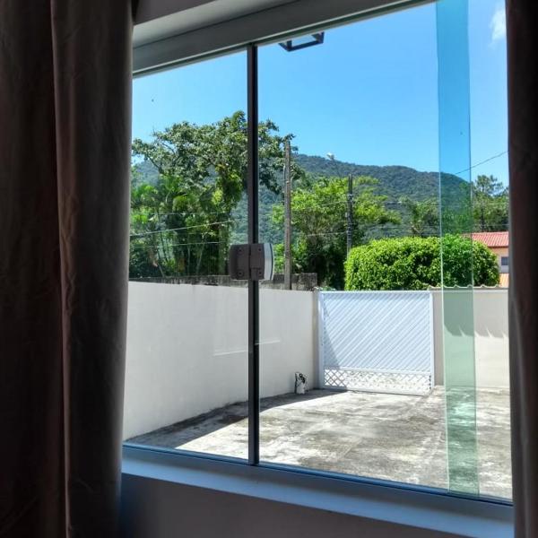 CASA TERREA PERUIBE 5 MIN DO CENTRO,LINDA VISTA, PRÓXIMO A TUDO.