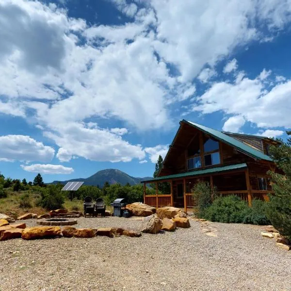 Canyon View Family Cabin, Deck, TV Room, Games, BBQ, Campfire, hotel v destinaci Monticello