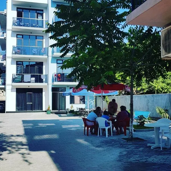 Hotel-S-326, hotel in Kobuleti