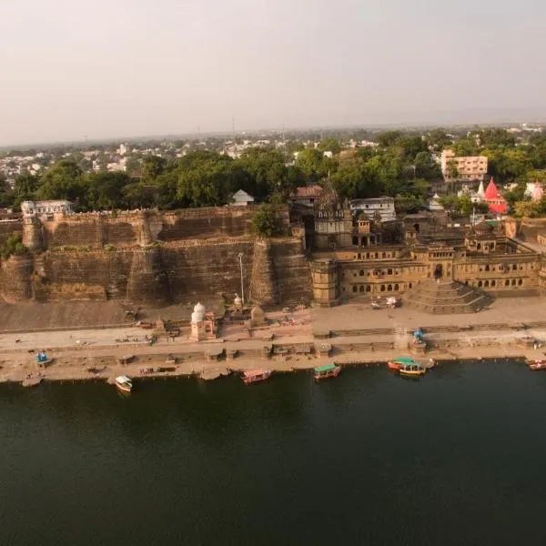 Ahilya Fort, hotel in Dhāmnod