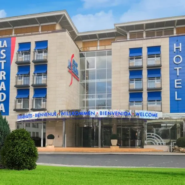 Viesnīca Hotel La Strada Kaselē