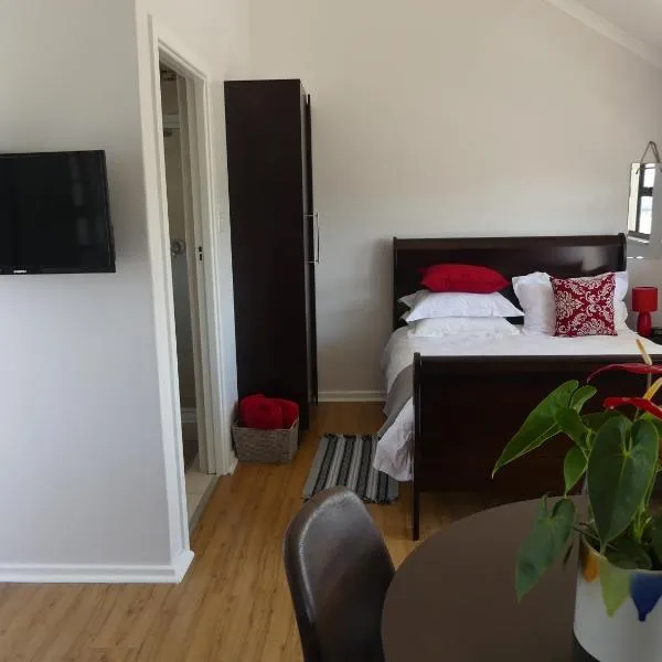 Rose and Ale Self Catering Units – hotel w mieście Gonubie