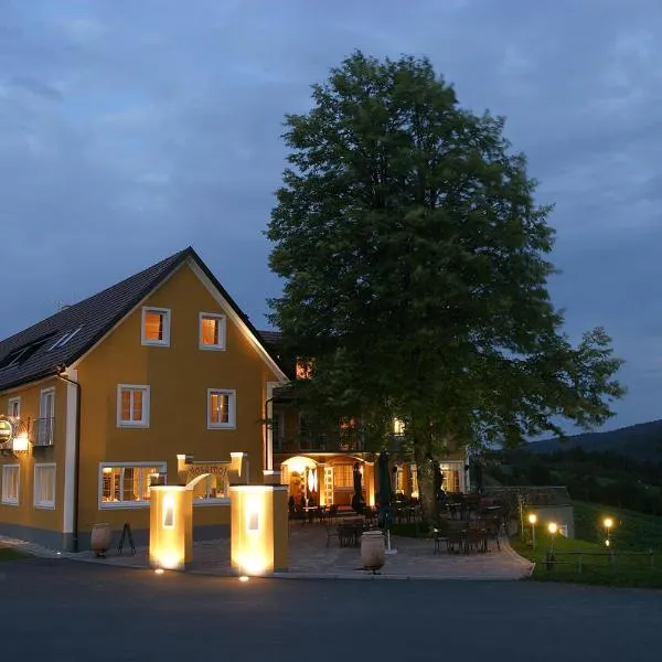Landhotel GUT MOSER, hotel v destinaci Leutschach