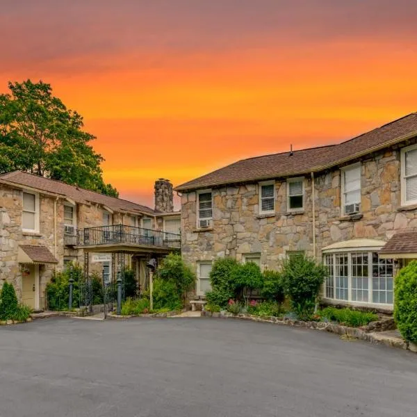 Echo Mountain Inn, hotel v destinaci Hendersonville