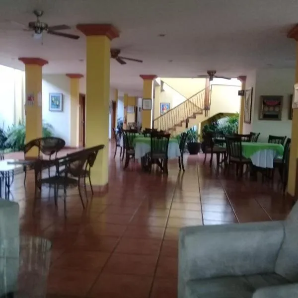 Hotel Brandts Los Robles de San Juan, hotel in Managua