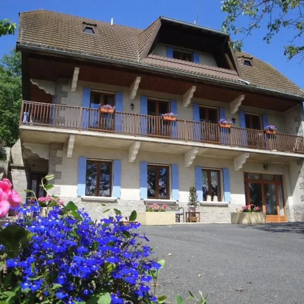 La Maison du Chevalier, hotel in Vertolaye