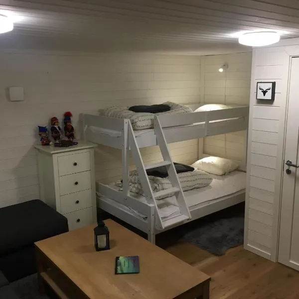 Camp Caroli Wooden Cabins, hotel a Jukkasjärvi