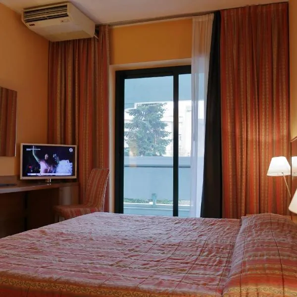 Hotel Romanisio, hotel en Fossano