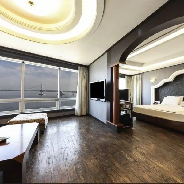 Bridge Hotel, hotel di Haeundae