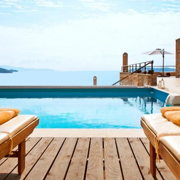 Golden King Villas, hotel v destinaci Vassilias
