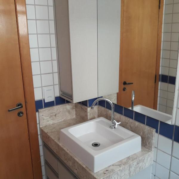 APTO 50M PRAIA NA AVENIDA - 6 PESSOAS, CHURRASQUEIRA, WIFI, SACADA, GARAGEM PARA VEICULOS PEQUENOS! - Residencial Roveda - Foto 3